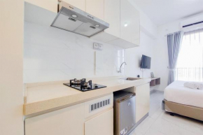 Great Choice and Homey Studio Room Sky House BSD Apartment By Travelio